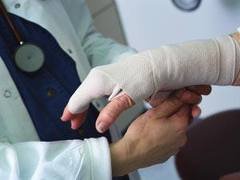 الإسعافات الأولية عند الكسور