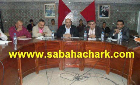 عقد المكتب المسير لنادي النهضة الرياضية البركانية لكرة اليد الجمع العام العادي السنوي و تجديد الثقة في الرئيس سمير دادي