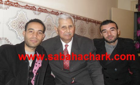 طاقم صباح الشرق يزور الزميل الميلود لعموري الذي ألزمه المرض الفراش