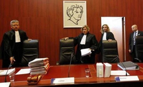 عرض قضية تخفيض التعويضات العائلية بنسبة 40% أمام محكمة أمستردام