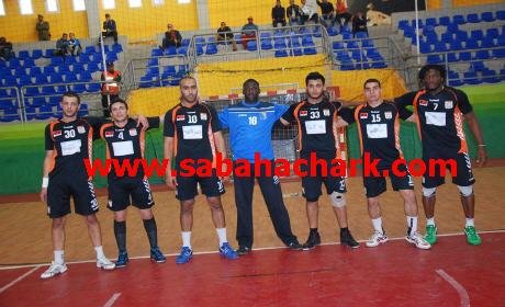 قطار بركان السريع لكرة اليد يتفرمل عند محطة الفتح الرباطي