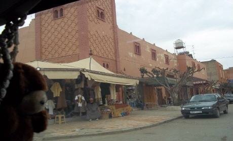 شاب برتغالي من أصول فرنسية يعلن إسلامه بمسجد عمر بن الخطاب ببركان