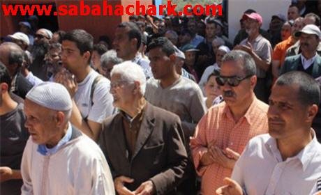 الآلاف حجوا لمسجد الحاسي سوق السبت بأولاد داوود الزخانين لإحياء الوعدة السنوية جريا على عادات الاجداد