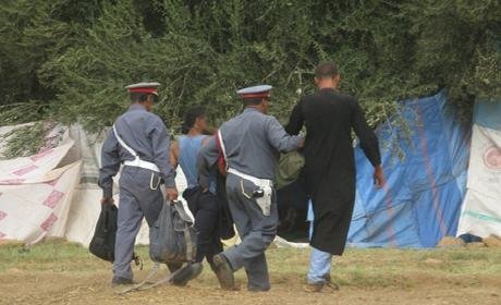 زكزل : الدرك يوقف شابين رفقة مومستين على متن سيارة مزورة