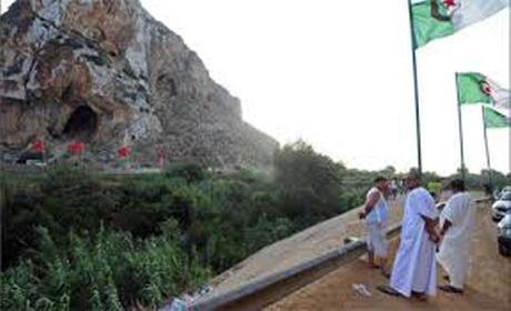 برنامج”غوغل إيرث” يضم أراضي مغربية إلى الجزائر