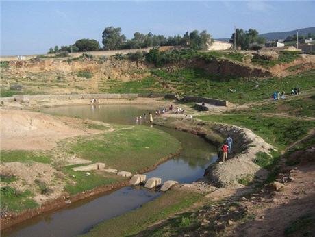 عشرات الأسر تنتفض ضد العطش والظلام الدامس بواولوت ببركان