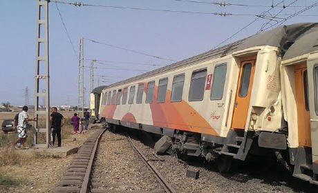 وفاة تقني و19 جريحا في حادث اصطدام قطارين قرب المحمدية