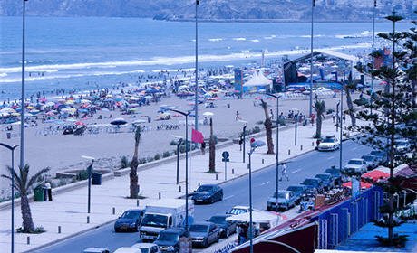 سقوط جسم ضوئي غريب بشاطئ السعيدية يستنفر المصطافين والأمن