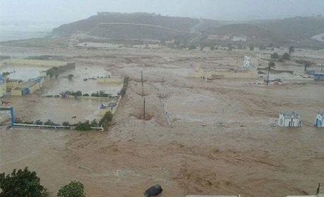 البلاغ.. إقليم بالجنوب المغربي منطقة منكوبة جراء الفيضانات و تعليمات ملكية بمد 250 قرية معزولة بالمواد الغذائية