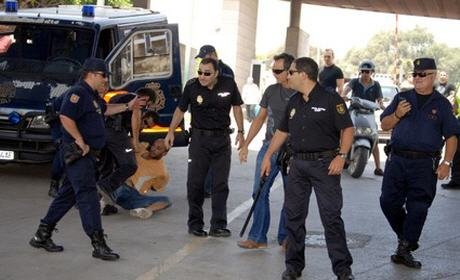 الأمن الاسباني بمليلية تقتل مواطنا مغربيا في ال80 من عمره بمعبر بني انصار