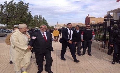 رياح قوية ضربت أجواء وجدة كادت تسقط الطائرة التي كان على متنها عبد الإله بن كيران ويقول “الحمد لله ما وقع والو”