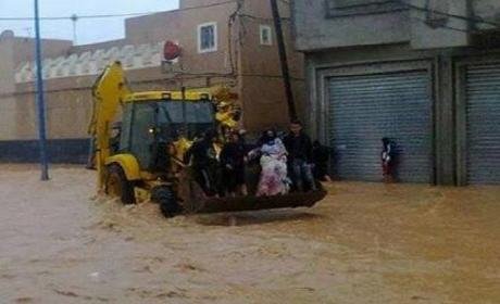 تفاصيل عمليات إنقاذ ضحايا الفيضانات