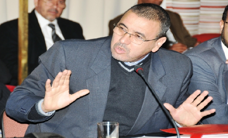 عبد العزيز أفتاتي: برلمانيون وظفوا أبناءهم وأقاربهم و”صْحاباتهم” داخل مجلسي النواب والمستشارين