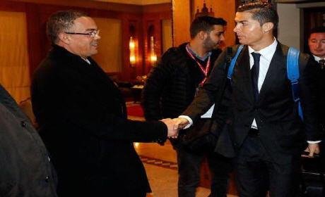 فوزي لقجع يستقبل نجوم الريال مدريد بمطار الرباط سلا
