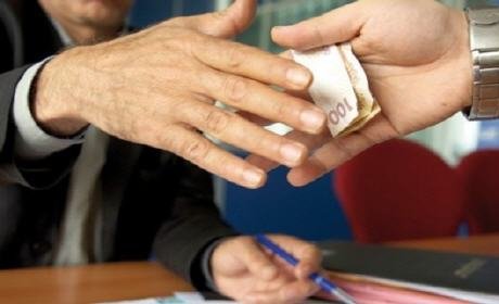 توقيف خبير قضائي ببركان و تقديمه للعدالة بتهمة الارتشاء