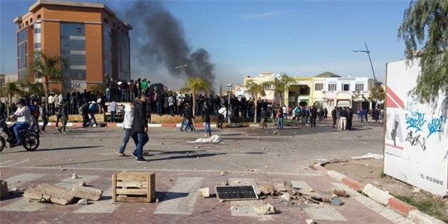Degats-des-affrontements-antre-etudiants-et-forces-de-lordres-lundi-22-dec-2014-oujda0-660x330