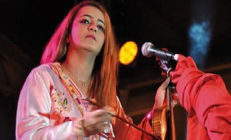 الداودية تسرق ” عطيني صاكي ” ملحن جزائري والأخير يجرها إلى القضاء