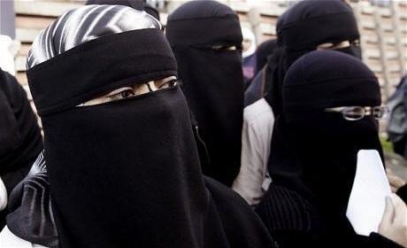 أطباء بلجيكيون يرفضون فحص المُلتحين والمحجبات من المغاربة