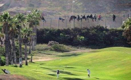 17678 مهاجرا حاولوا اقتحام مليلية في 60 محاولة سنة 2014