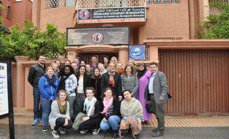 طلبة من المدرسة العليا باتريخت الهولندية في زيارة لمؤسسة هولندا لمساعدة العائدين ببركان