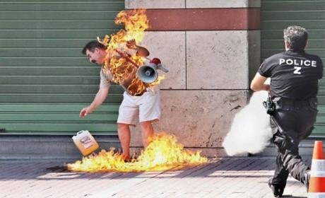 طالب لجوء مغربي يحرق نفسه في احد شوارع المانيا