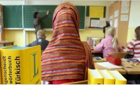 القضاء الألماني يُقر حُرية ارتداء الحجاب بالمؤسسات التعليمية