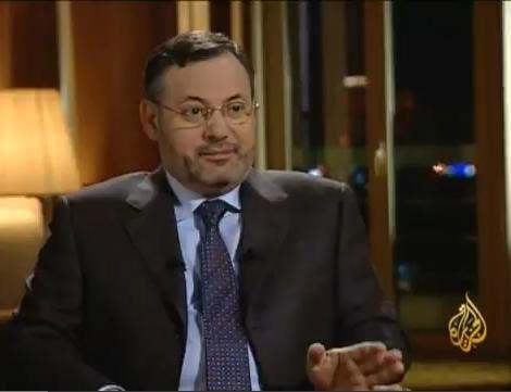 بالفيديو: الشرطة الألمانية تعتقل صحافي الجزيرة أحمد منصور وتُسلمه لمِصر