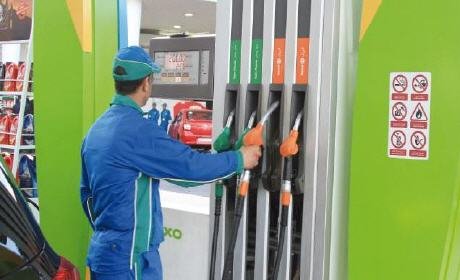 تخفيض 16 سنتيما في سعر الكازوال وزيادة طفيفة في ثمن البنزين ابتداء من يوم غد الثلاثاء