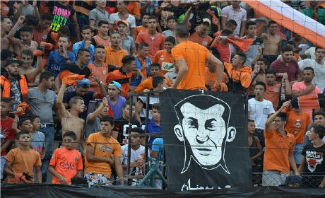 بعد العرض الباهت أمام الوداد … هل تستجيب إدارة بركان لكرة القدم لمطالب الالتراس أورونج بويز ؟