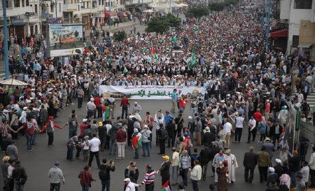 الشعب المغربي يخرج بكثافة في مسيرة شعبية حاشدة لمساندة “انتفاضة الأقصى”