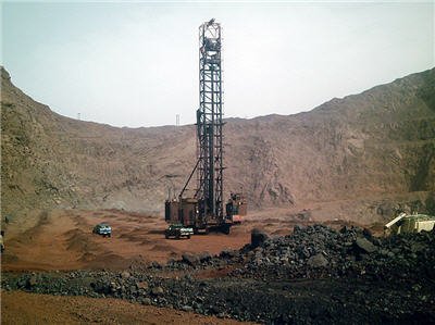 التنقيب عن البترول و الغاز في جبال بني زناسن