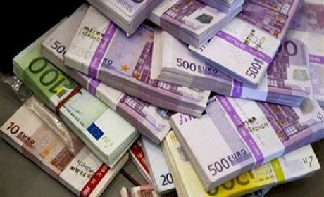 عناصر الجمارك الناظور حجز 50 ألف أورو بمطار العروي