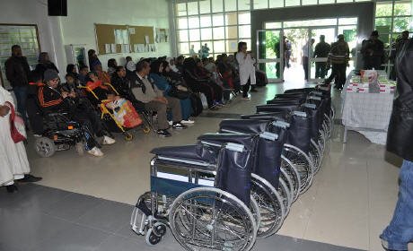 توزيع مساعدات إنسانية على المرضى المعوزين بمستشفى الدراق إقليم بركان