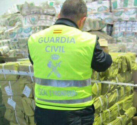 حجز كمية من البطانيات والأقفال المزورة بقيمة 500 مليون سنتيم بميناء مليلية المحتلة