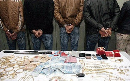 تفكيك عصابة متخصصة في سرقة المجوهرات من المنازل بمدينة السعيدية