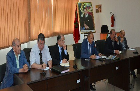 عامل إقليم بركان يعقد اجتماعا بالقطب الفلاحي مع المستثمرين