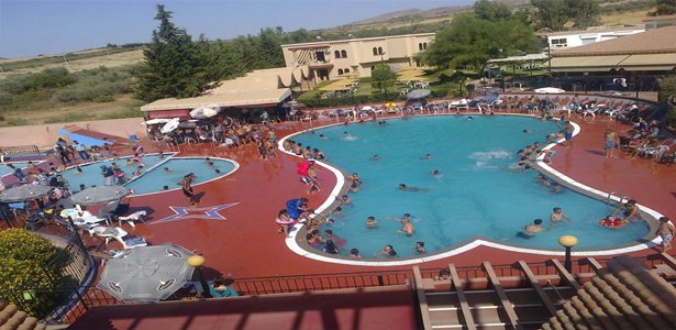 وفاة طفل “بركاني” غرقاً بمسبح في منتجع سياحي بفزوان إقليم بركان