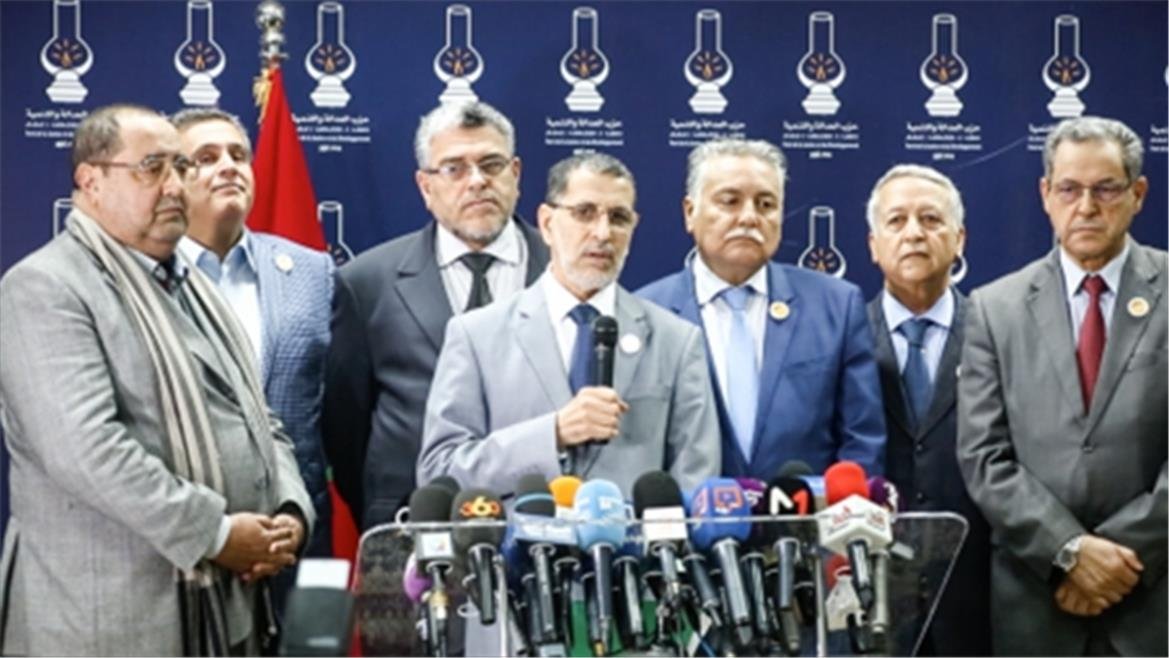 رئيس الحكومة يكشف لائحة الوزراء الذين سيعوضون مؤقتا زملاءهم المقالين