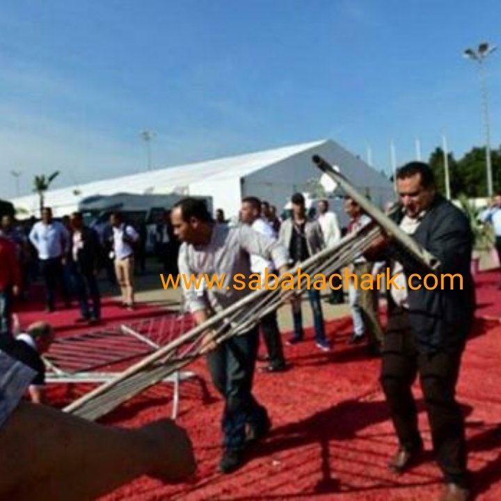 مواجهات عنيفة بين الاستقلاليين نايضة فمؤتمر حزب الإستقلال منع أعضاء المجلس الوطني من تسلم بطائقهم