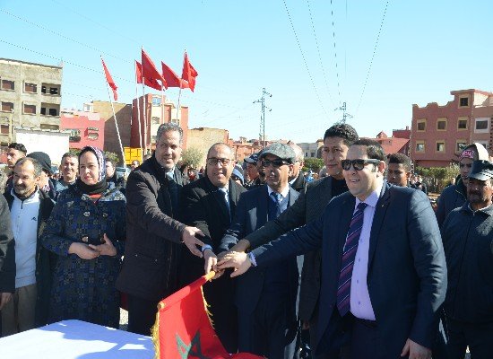 عامل الإقليم يعطي إنطلاقة أشغال بناء الطريق الرابطة بين برج واولوت وحي الودادية بمدينة بركان