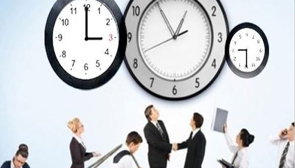 إضافة ستين دقيقة إلى الساعة القانونية للمملكة يوم الأحد 25 مارس 2018