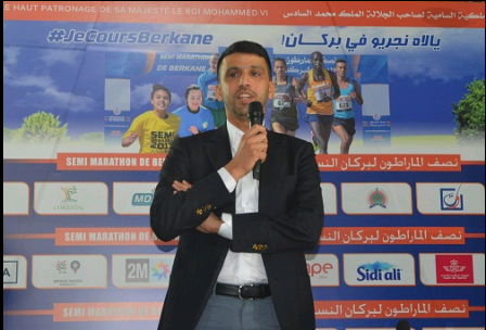 هشام الكروج في ندوة صحفية بالدار البيضاء لتقديم النسخة الرابعة لنصف ماراطون بركان الدولي …