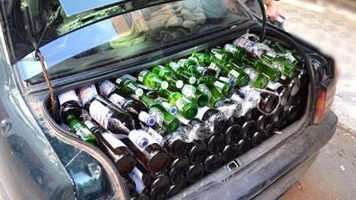 مهربو الخمور يثيرون الفوضى بباب مليلية ويهاجمون الجمارك بالحجارة