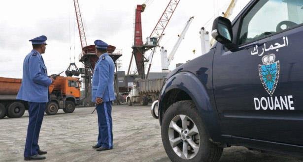 إحباط تهريب 130 حاسوبا ومبالغ مالية بالعملة الصعبة وكمية من المخدرات