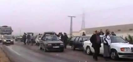 بسبب الضباب الكثيف على الطريق تصادم بين مجموعةمن السيارات يخلف اصابات