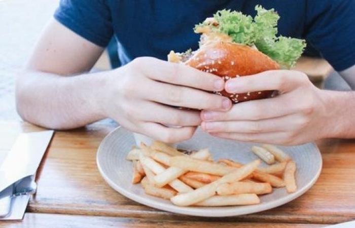 دراسة حديثة تكشف عن وجبات غذائية تضر بخصوبة الرجال!