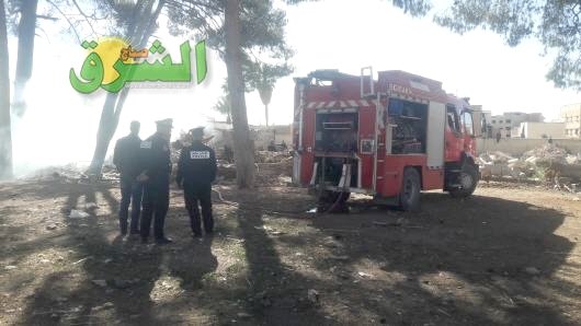 صور.. اندلاع حريق بالسوق القديم وسط مدينة العيون الشرقية