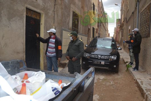 عملية توزيع قفة رمضان لمؤسسة محمد الخامس للتضامن في مدينة العيون