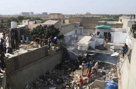  طائرة في بكستان - www.sabahachark.com