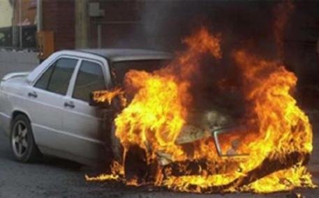 معقم يدين يتسبب في حريق سيارة ضواحي الناظور